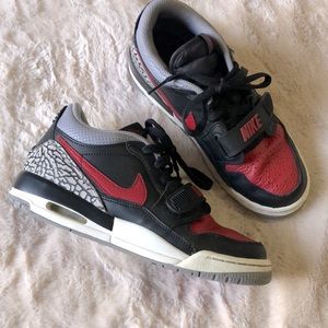 Youth Jordan’s sz 5.5